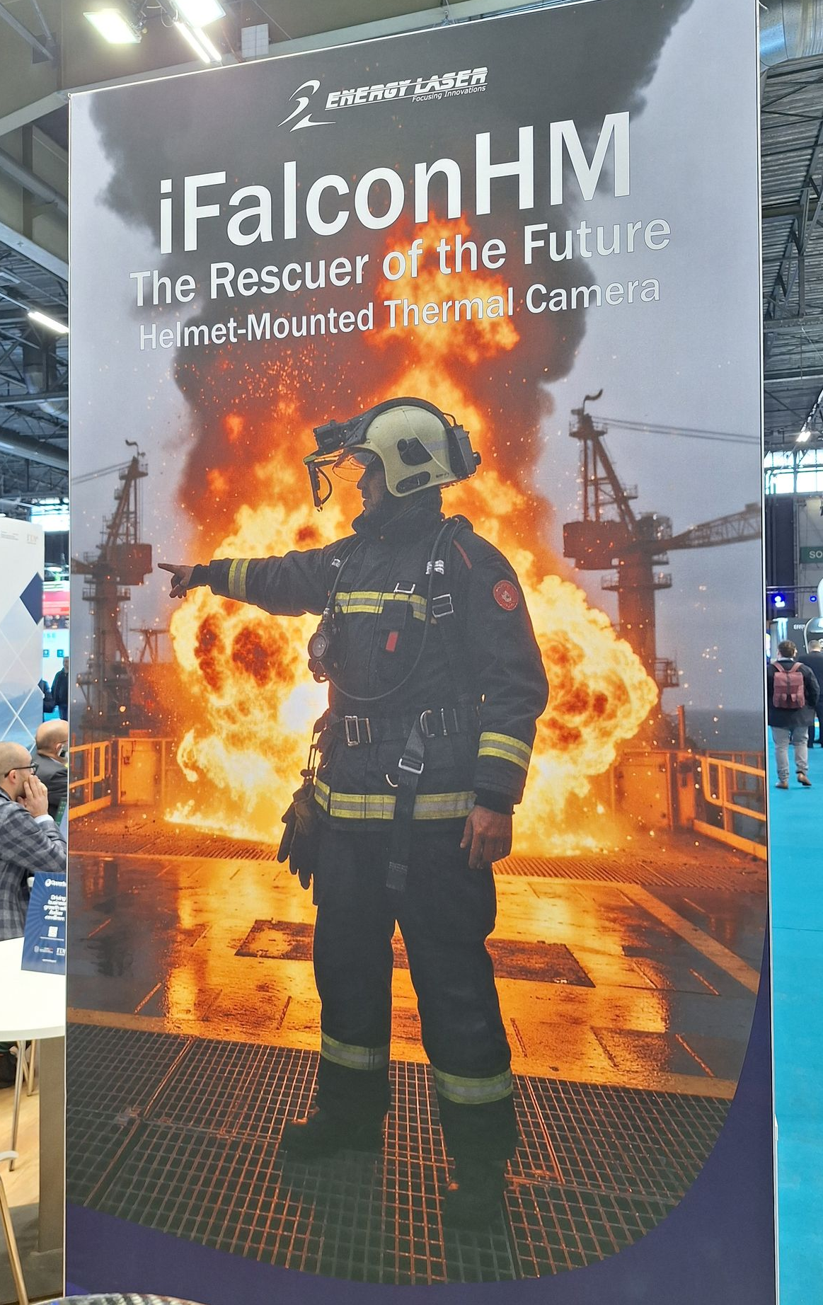 Roll up iFalconHM The Rescuer of the Future iFalconHM The rescuer of the Future Helmet-Mounted Thermal Camera roll up